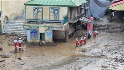 مصرع 4 أشخاص في انهيار أرضي بإيران