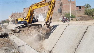  إزالة 11 كوبري مخالف على ترعة النغاميش بسوهاج | صور 