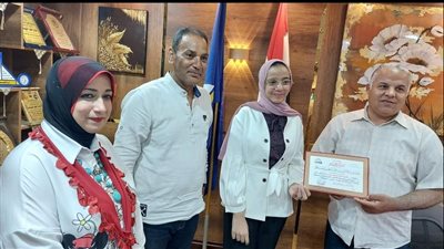 وكيل التعليم بدمياط يكرم الفائزين في مسابقة المجلس العربي للموهوبين والمتفوقين