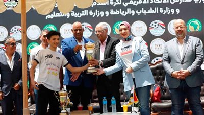 جمال علام والرفاعي والعطار يسلمون جوائز الفائزين بدوري المدارس | صور