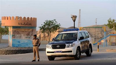سلطنة عمان تلقي القبض على مواطن بتهمة إضرام النيران في أجهزة صرافة