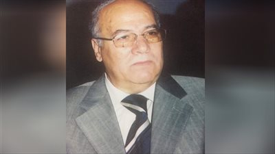 وفاة الناقد السيد فضل العميد الأسبق لآداب بنها