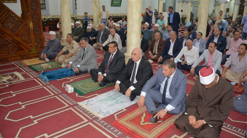 محافظ البحيرة يشهد
