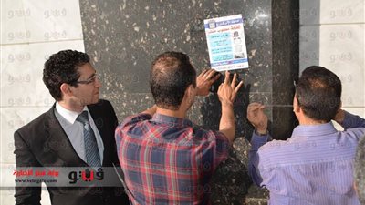 بالصور.. ملصقات خاصة لإرشادات النظافة بالإسكندرية