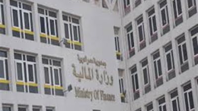 بالمستندات.. محاكمة مسئول بـ«ضرائب الأقصر» لتزويره قرار وزير المالية