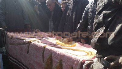 بالصور.. جنازة شعبية لشهيد الشيخ زويد بمسقط رأسه بالمنيا