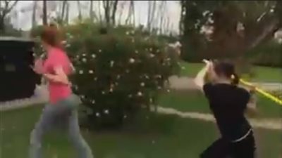 بالفيديو والصور.. شجار دموي بين مراهقتين بسبب التنافس على صديق