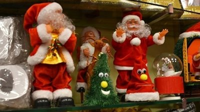 بابا نويل يعود للموصل بعد 3 سنوات من ملاحقة داعش له (صور)