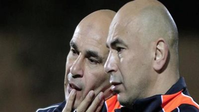 «سحر» المدير الفني لـ«زعيم الثغر» يشعل مواقع التواصل.. أحمد: «عشان الماتش الجاي الحكم يخاف».. رامي: «حسام حسن هيضرب ميدو».. رحمة: «محسس الواحد إنه مدير فني