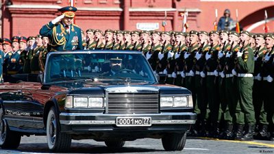 روسيا تحتفل بذكرى النصر على النازيين وسط توتر مع الغرب.. استعراض عسكري بالمعدات الثقيلة في الساحة الحمراء بموسكو.. بوتين يشيد بدور السوفيت في إنقاذ أوربا من العبودية.. وأوكرانيا تلغى مسيرات الاحتفال