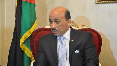 وزير الإسكان الفلسطيني يتوقف «ترانزيت» بمطار القاهرة في طريقه للمغرب