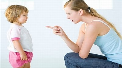 خبير تربوي يقدم 5 وسائل لترويض طفلك 