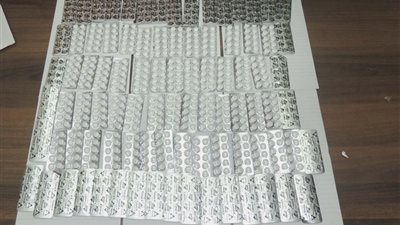 الصحة: ضبط 4.2 آلاف قرص دوائي مهرب بصيدلية في قصر العيني