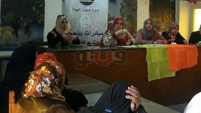 «مياه دمياط» تطلق دورة سباكة لربات المنازل (صور)