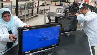 «بنها للصناعات الإلكترونية» تستقبل طلاب جامعتى السادات والإسكندرية