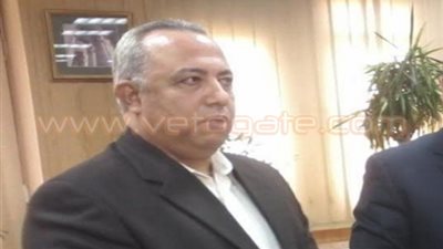 وقفة احتجاجية للعاملين بمركز الكبد بالشرقية أمام مكتب المحافظ