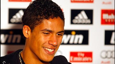 مورينيو يشيد بـ