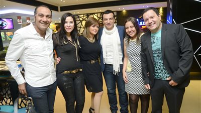 بالصور.. شذى ولقاء سويدان وشادى محمد وزوجته في افتتاح مطعم بركات ومعوض