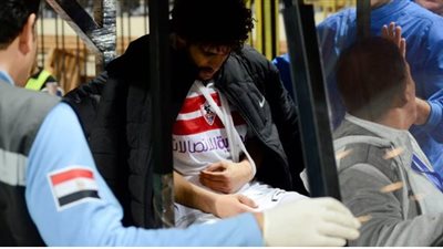 نقل لاعب الزمالك للمستشفى خلال مواجهة الاتحاد السكندري