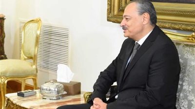 تفاصيل لقاء النائب العام ونظيره السويسري.. لوبير يقدم التعازي في استشهاد هشام بركات.. ويطالب بتقديم معلومات تساعد في استرداد أموال مبارك.. وصادق يدعو ضيفه للغداء بأحد فنادق القاهرة