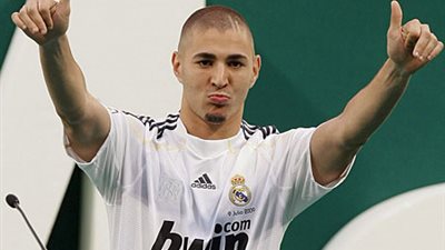 بنزيمة يضع ريال مدريد فى مأزق