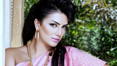 حورية فرغلي تقضي إجازتها في لندن