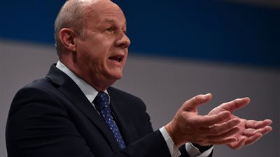 استقالة نائب تريزا ماي بعد ثبوت ضبط مواد إباحية على حاسبه