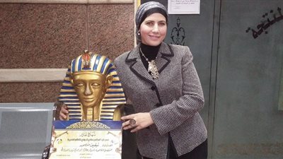 نيفين منصور أفضل مصممة أزياء في مهرجان «كام»