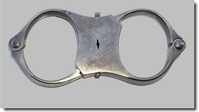 تجديد حبس شبكة أجنبية للسرقة والأعمال المخالفة للآداب