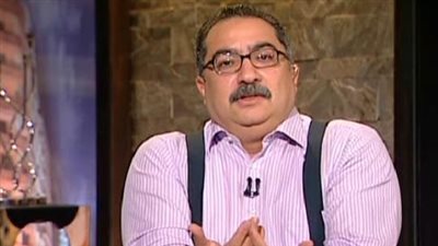 دفاع فايد: إبراهيم عيسى أكد هجوم المتظاهرين على سيارات الشرطة