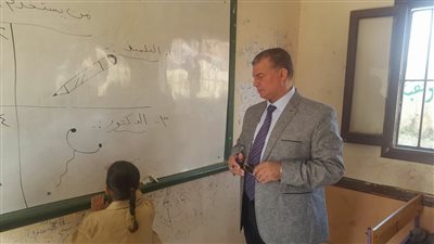 التحقيق مع مدير مدرسة و17 معلما للتقاعس في العمل بالفيوم