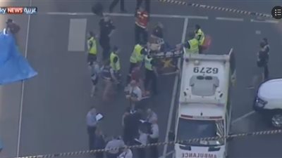 استمرار عمليات الإنقاذ لضحايا حادث الدهس في أستراليا (فيديو)