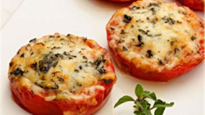 أسهل وصفة لإعداد مقبلات «الطماطم بالبارميزان والإوريجانو»