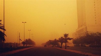 عاصفة ترابية تضرب «مصر».. منخفض جوي قادم من «سيبيريا».. انخفاض حاد في درجات الحرارة.. اضطراب في الملاحة البحرية.. و«الأرصاد» تطالب المواطنين بعدم النزول إلا في حالة الضرو