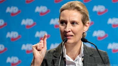ألمانيا: زعيمة حزب البديل الشعبوي تهاجم الكنيستين الإنجيلية والكاثوليكية