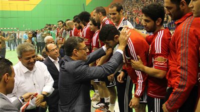 بالصور.. الأهلي يكتسح سبورتنج ويتوج بطلا لدوري سوبر اليد