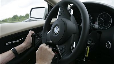 قواعد جمركية لتنظيم إجراءات «سيارات المعاقين»