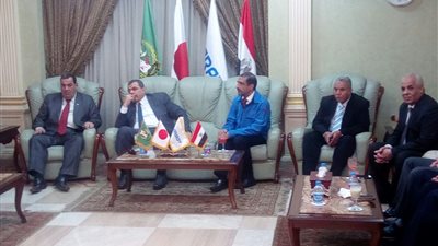 وزير القوى العاملة يمنح كأس التميز لمجموعة العربي في القليوبية