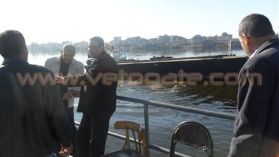 بالصور.. انتشال الأسماك النافقة وفتح قناطر إدفينا بكفر الشيخ