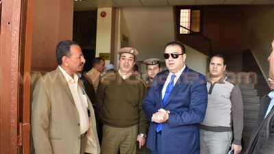 بالفيديو.. إعادة فتح الشوارع المحيطة بمركز شرطة سنورس قريبًا