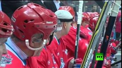 بالفيديو.. بوتين يحرز 6 أهداف في مباراة 