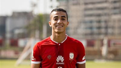 البدري يصعد محمد عبد المنعم لمران كبار الأهلي