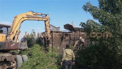 بالصور.. إزالة 120 محلا مقاما على أراضي الأوقاف بشبرا