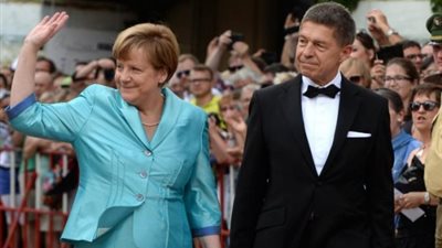 بالفيديو والصور.. «سي سيد الدولة الأول.. مراتي رئيس جمهورية».. «نيستور كيرشنير» يقبل أن يكون نائبًا لزوجته.. زوج الرئيسة الفلبينية يستغل منصبها ويتورط بقضايا فساد.. ورجل فنلندا الأ