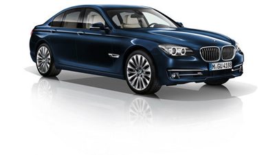 بالصور.. إطلاق سراح سيارة BMW 7 في 2015