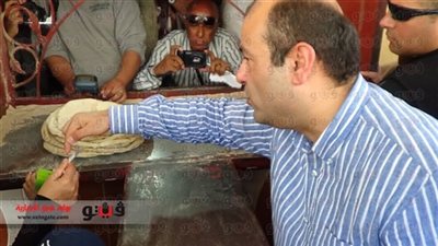 بدء تطبيق منظومة «كارت الخبز الذكي » في القاهرة نهاية مايو..صور الرقم القومى وقسيمة الزواج وشهادات ميلاد الأبناء وإيصال مرافق أبرز المستندات.. ومن حق الأب استخراجها لأبنائه غير المدرجين ببطا