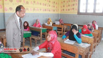 بالفيديو والصور.. محافظ الفيوم يتفقد امتحانات الشهادة الابتدائية