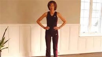 للمرأة.. تمرين الدفع لتقوية عضلات البطن والأرداف