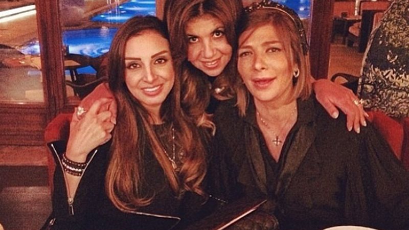 الفنانة أصالة مع