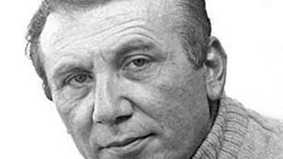 نزار قباني يكتب: «رسالة إلى أبي»